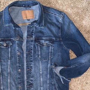 American Eagle Flex jean jacket w black buttons